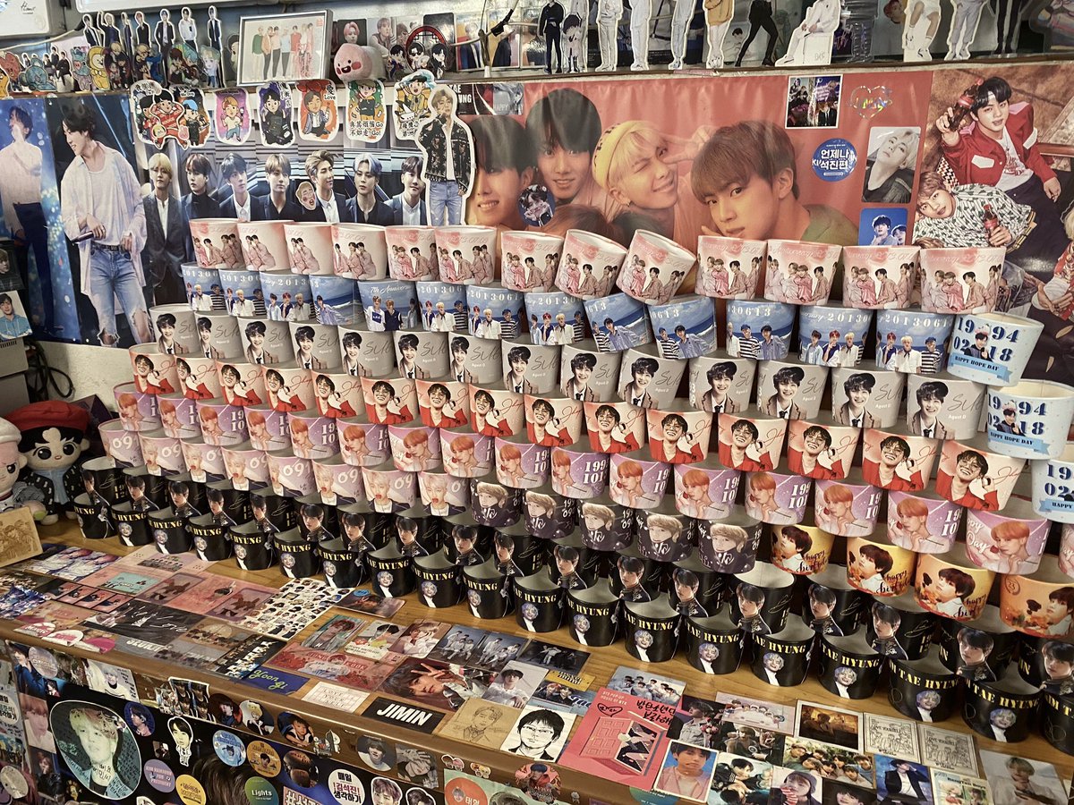 BTSARMY_RD's tweet photo. [📰]
Así actualmente luce ‘yoojung shikdang’, restaurante en Seúl que visitaba @BTS_twt en su época predebut.

Es el de aquella linda viejecita que han entrevistado varías veces. Si van a Corea lo deben visitar. https://t.co/bfAhcTUw4q