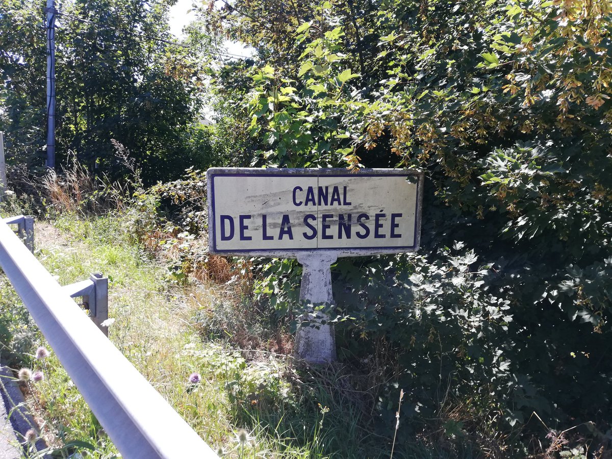 dwattier64's tweet photo. Expertise terrain sur chantier complexe afin de déployer notre réseau Ftth Orange avec partenaire, preventeur, responsable département Nord et le maire de la commune de ferin. https://t.co/IEZ69V98y5