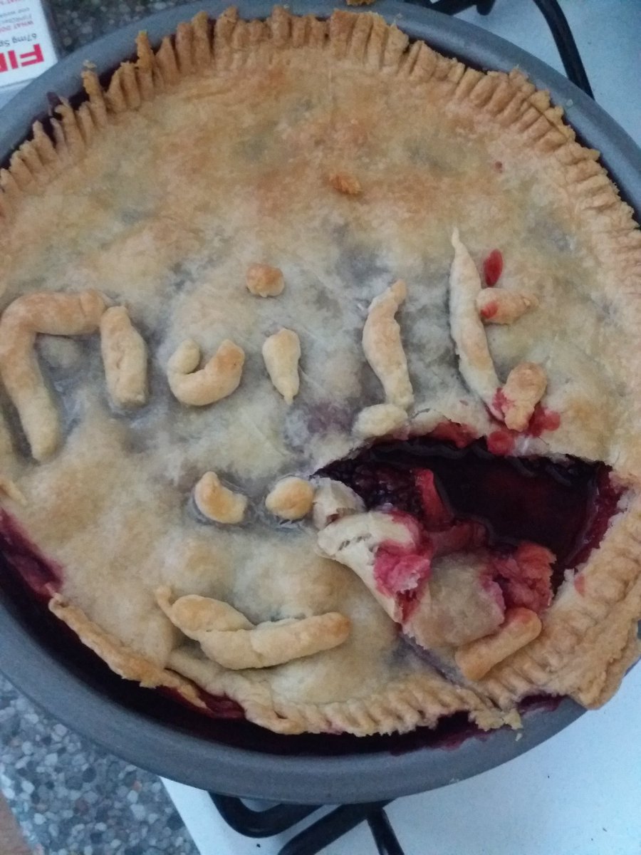 pissedbear's tweet photo. Moist gash 😋😋😋😋😋😋 #cookingathome #CookingWithED🐻 https://t.co/uJt1QuAyox