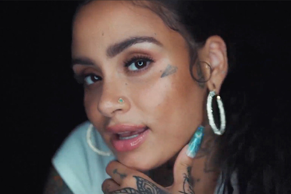 RapUp's tweet photo. Kehlani celebrates sex workers in her new video for "Can I" https://t.co/AtPU846Iir 🎥💻 https://t.co/JgOKoSkLfQ