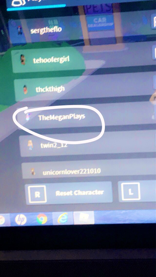 johnmaximo9's tweet photo. @H0neyTheUnicorn I joined the game last night and I didn’t even notice that @MeganPlays walked pass me then she suddenly disappeared but I’m glad that I played with her🥺❤️ https://t.co/uKAI1iRj50