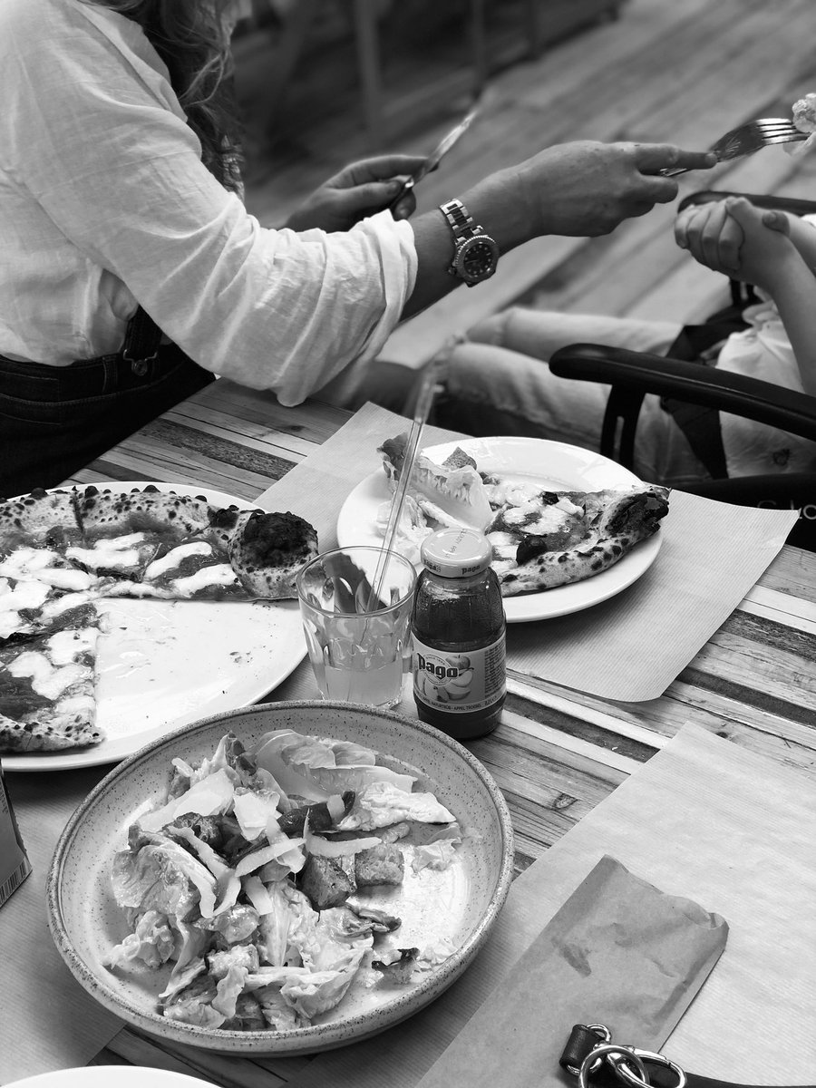 First pizza post lockdown <a href="/Honest_Crust/">HCSourdoughPizza</a> <a href="/MarketHouseAlty/">Market House*</a> was much anticipated and appreciated!
Schools out celebrations! 
The best pizza ever...obviously followed by chocolate ice cream @samjosephchocs 
😊