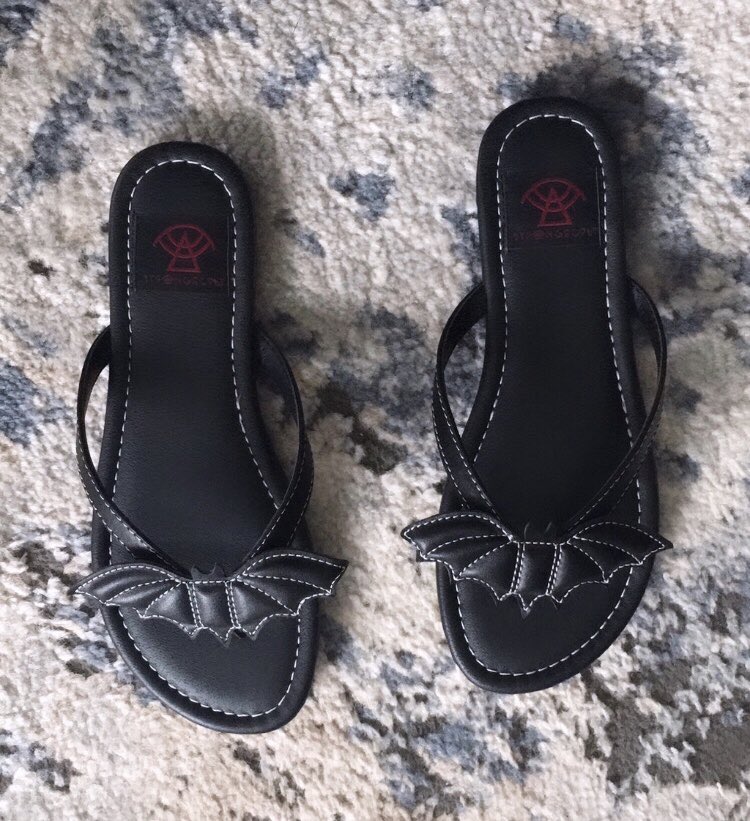 thelilithlavey's tweet photo. Much love to StrangeCvlt for these adorable little sandals! 🖤🦇
#battybat #inlove https://t.co/qVzbBgCWVd