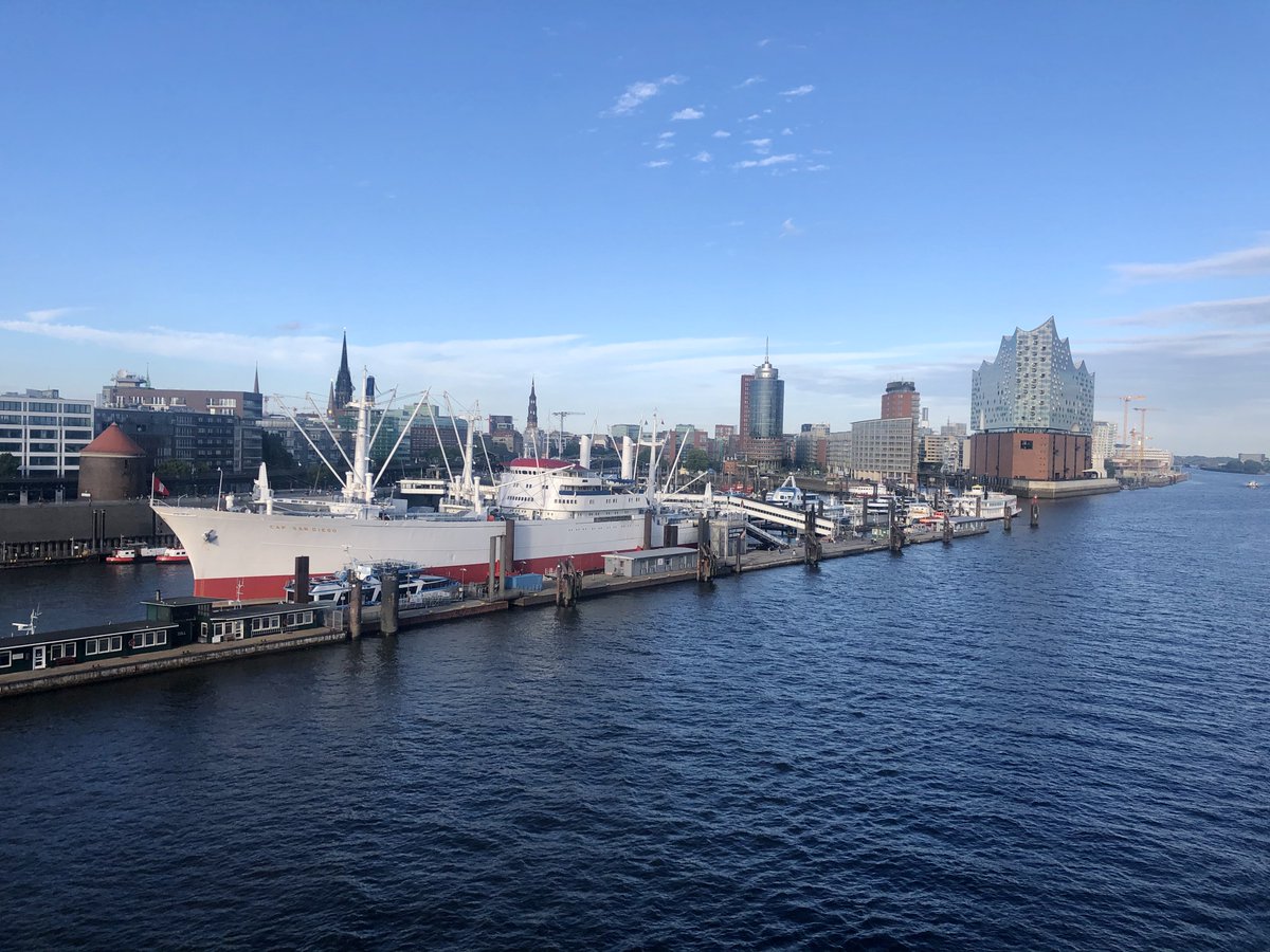 WerneyB's tweet photo. Cruise Restart M/V Europa 2 / Hapag Lloyd Cruises / Hamburg, River Elbe, Germany
#cruiserestart #hamburg #hapaglloydcruises #mveuropa2 #werneybeyerconsulting #riverelbe https://t.co/McnnY9aE5Z