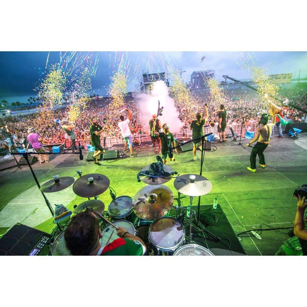 Hoy se cumplen 4 años de este momentazo mágico que <a href="/ArenalSound/">Arenal Sound</a> hizo posible 🙌🏻✨
Siempre agradecidos <a href="/lapegatina/">La Pegatina</a> por contar con nosotros para vuestro increíble cierre💛
#tbt #arenalsound #lapegatina #spaceelephants #festival #music #band #dj #plur #recuerdosinolvidables