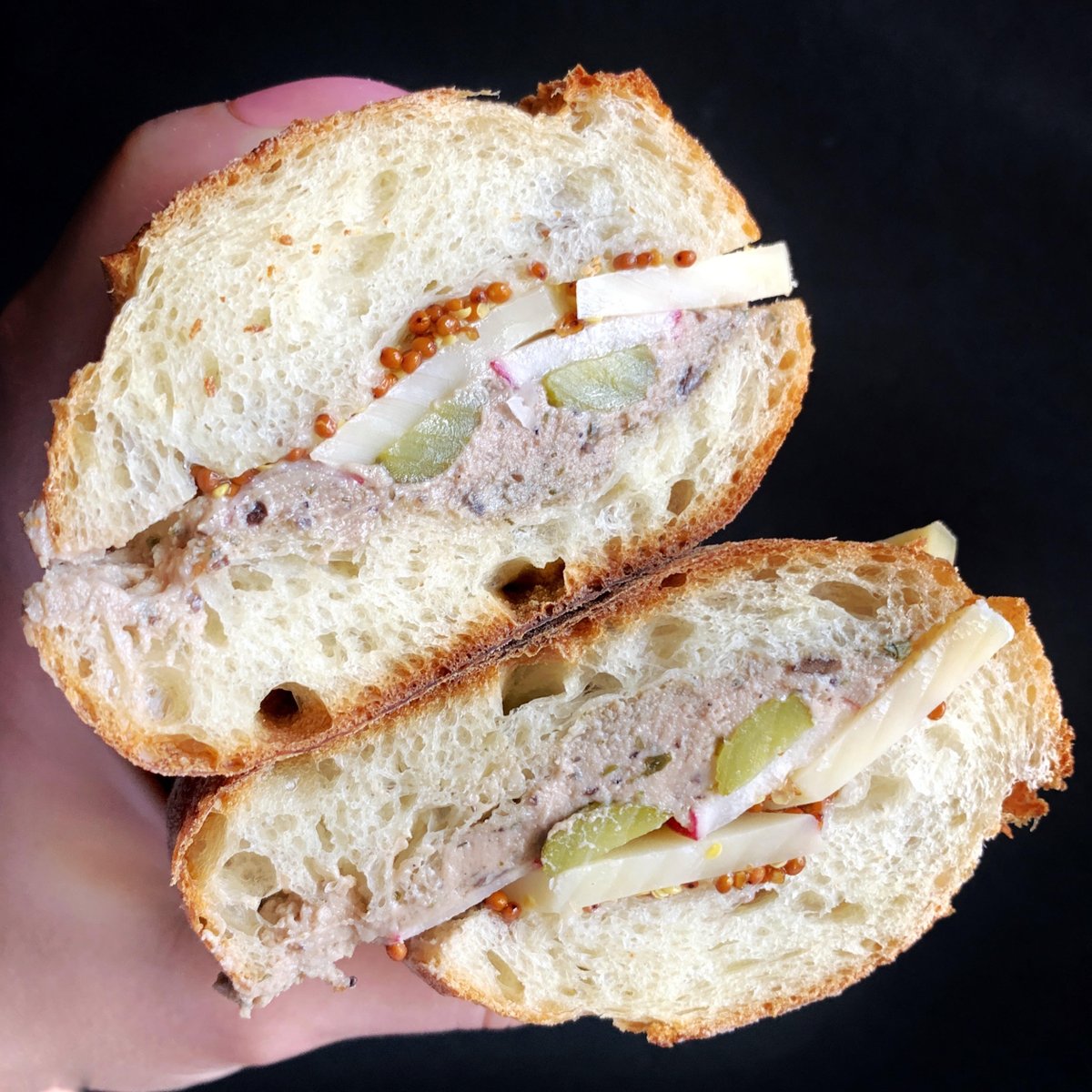 Comte_USA's tweet photo. Planning a picnic this weekend! Well, we've got an amazing Comté et Pâté Baguette, courtsey of CheeseSexDeath! Get the recipe at https://t.co/ayRoBY5YhX or https://t.co/LWxcA52lNQ  #Comté, #jura #iloveimportedcheese https://t.co/Nth29nvHp2