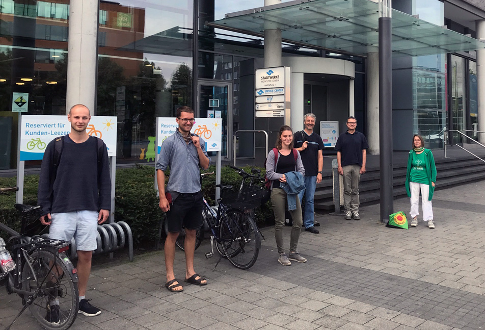 Muenstertube's tweet image. &quot;Energiewende muss jetzt konsequent umgesetzt werden&quot;
#Klimaalarm und Umweltforum #Münster führen Dialog mit Stadtwerke-Führung
muenstertube.wordpress.com/2020/07/30/kli…