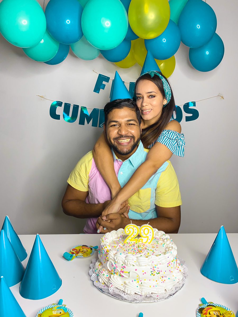 BryanBrea's tweet photo. ¡Nací un día como hoy! 🤩

Nací de 9 libras y media (como dice mi mamá) “un muchacho criao’.” ¡Gracias a Dios por la vida!  Te amo @ArletteRiveraB gracias por el detalle 🤩💖🎉 https://t.co/q3HdAnjEIp