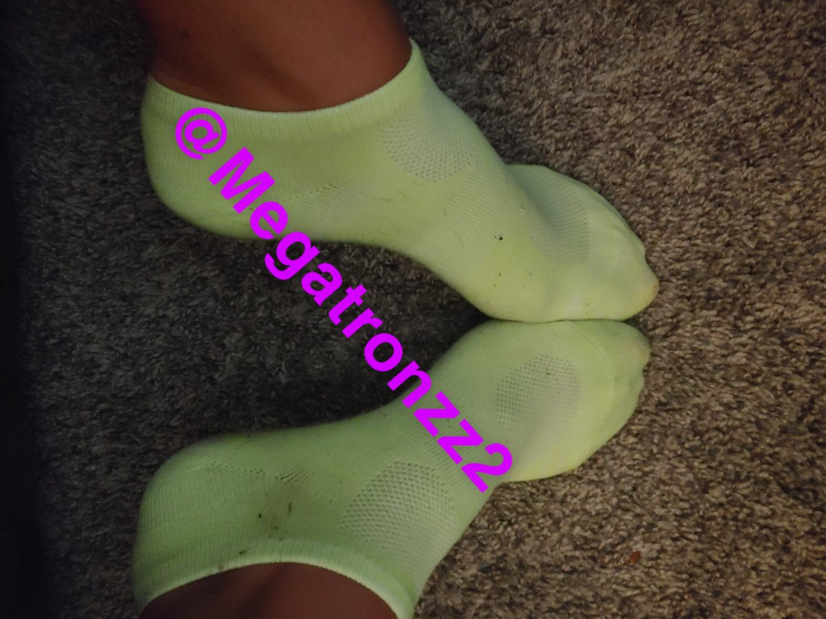 Megatronzz2's tweet photo. I helped my best friend move today 🚛🚚. Who wants to own my sweaty stinky socks??? #SocksThursday #socks #socksforsale #sweatyfoot #stinkysocks https://t.co/BlrdX50WBk
