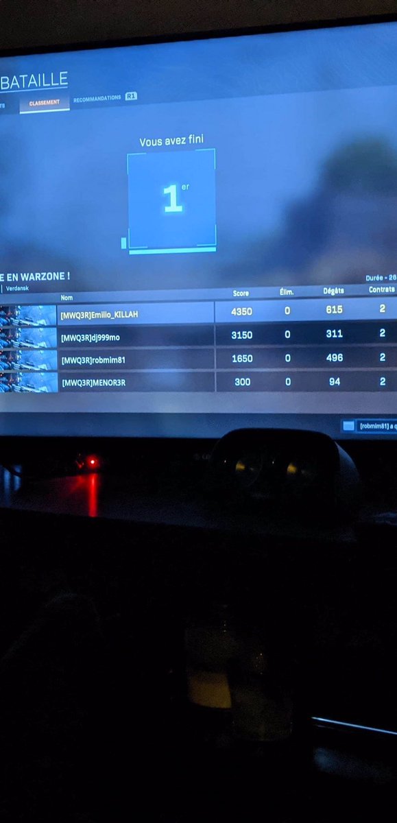 RobinMimeault's tweet photo. Who said you need to use violence to get a win in warzone. 😅 #cod #ModernWarfare #Warzone #WinWithoutAKill https://t.co/Nriyjv4UTL
