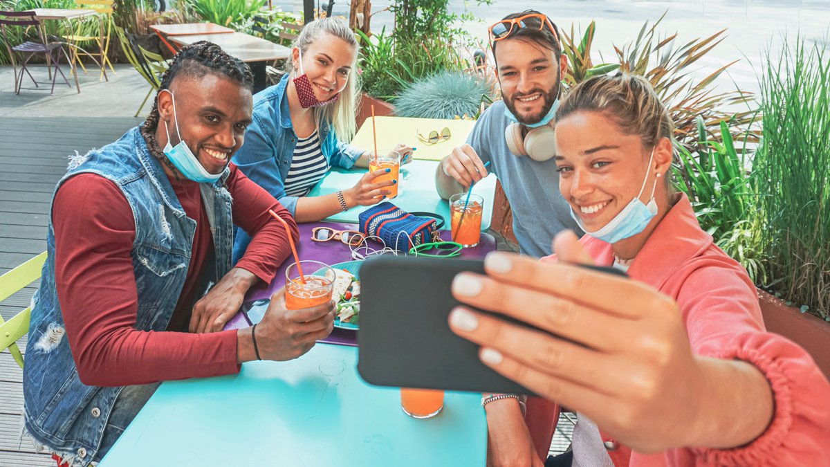 braintumourrsch's tweet photo. Don't forget our #DoLunch Facebook Live is happening tomorrow at 12:00pm, hosted by one of our Community Development Manager's, @melanietiley π½οΈ Find out about #DoLunch and ask questions! Tune in here β‘οΈ https://t.co/1rmarejFPN Sign up to #DoLunch π https://t.co/jJbpHIDMAL https://t.co/uyUYQkiKgC