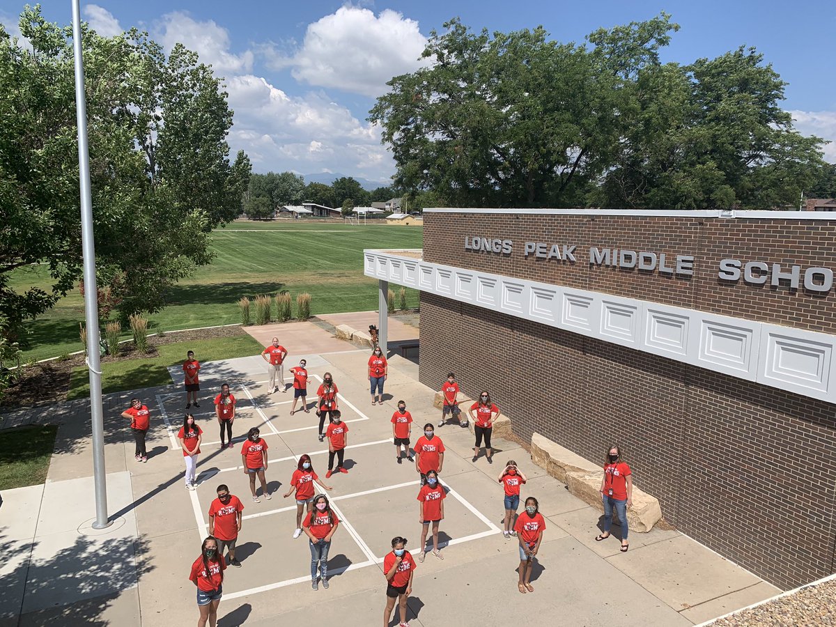 We are so excited to welcome these Future Rams to LPMS. Capping off a safe and fun week and practicing our distancing with a group picture. #StVrainStorm <a href="/markmills70/">Mark Mills</a> <a href="/SVVSDsupt/">Jackie Kapushion, Ed.D.</a> <a href="/longs_peakms/">Longs Peak Middle School</a>