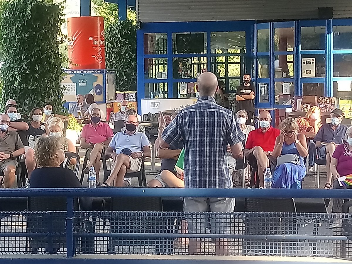 RadioSeu's tweet photo. #EnAquestsMoments Joan Obiols presenta al @RaftingParc de #laSeu el novè volum de 'Viatge universal pel #Pirineu', dedicat a l'#Aran, l'Alt #Comenge, l'Alt #Coserans i el #Sabartés. #Pirineus https://t.co/3hTsx4B1OI https://t.co/bpHv66eHy4