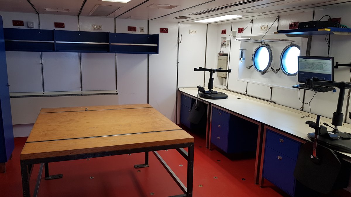 Meteor_M164's tweet photo. Our labs are empty and cleaned again and ready to welcome the next scientific research group as soon as we leave the ship tomorrow.

📷️ D. Kieke

#M164 #atsea #oceanresearch #researchcruise #oceanography https://t.co/kDnbxDZGE4