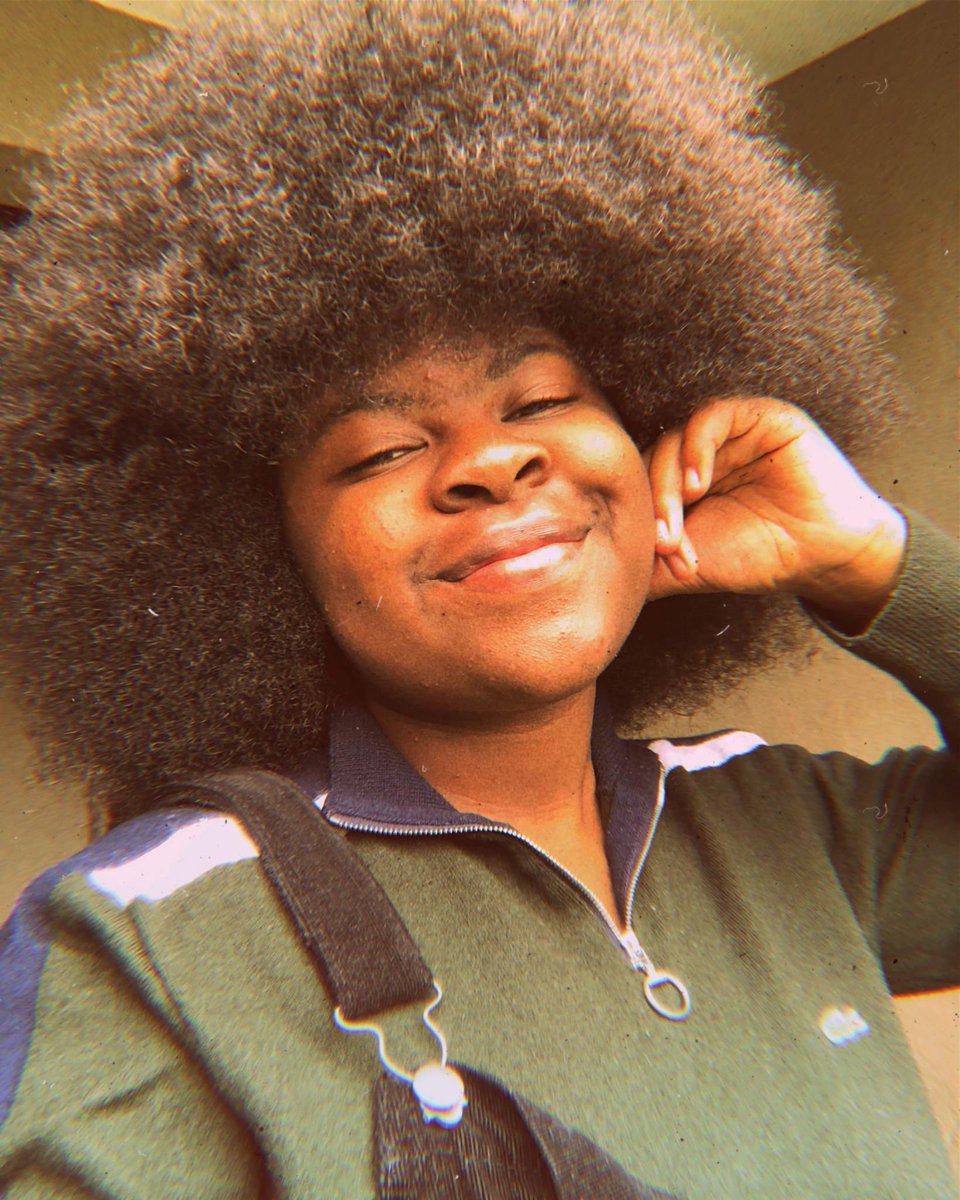 2020VisionDig's tweet photo. @chandawila_arts is a Zambian artist currently waiting to study fine arts &amp; learn more about art at a higher level. Her dream is to create a platform for her country people to express themselves freely with no fear. Check out her 🖼 now! ▶️ https://t.co/F2FICFqQR9 https://t.co/iL1qKNUFTw