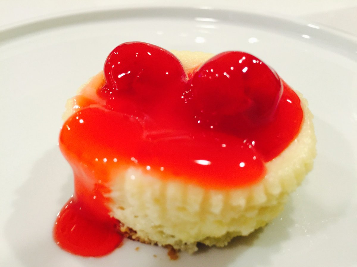flowerwhisper1's tweet photo. Mini cheese cake #food #foods #foodblogger #foodie #foodies #foodphoto #foodpic #foodpics #foodphotography #foodstagram #theflowerwhisper  #dessert #desserts #thursdaymorning #thursdayvibes #ThursdayMotivation #ThursdayThoughts #Thursday #ThursdayMood #ThursdayTreat #thursdayfun https://t.co/uJ1AZD4I58