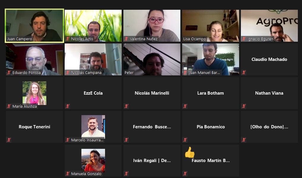 GTCREA's tweet photo. #CREALab 2020 avanza a toda marcha! Utilizando herramientas colaborativas digitales, los proyectos incubados arman y discuten sus CANVAS y analizan a sus clientes! https://t.co/8uz013DzkO