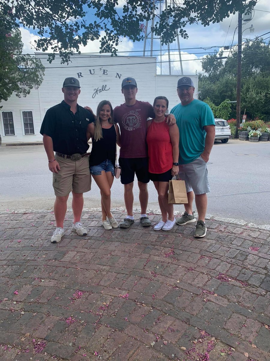 FanninDrew's tweet photo. Had a great time this week.  Blessed to be able to spend good times with my family!💙 https://t.co/xUyWT4zrXf