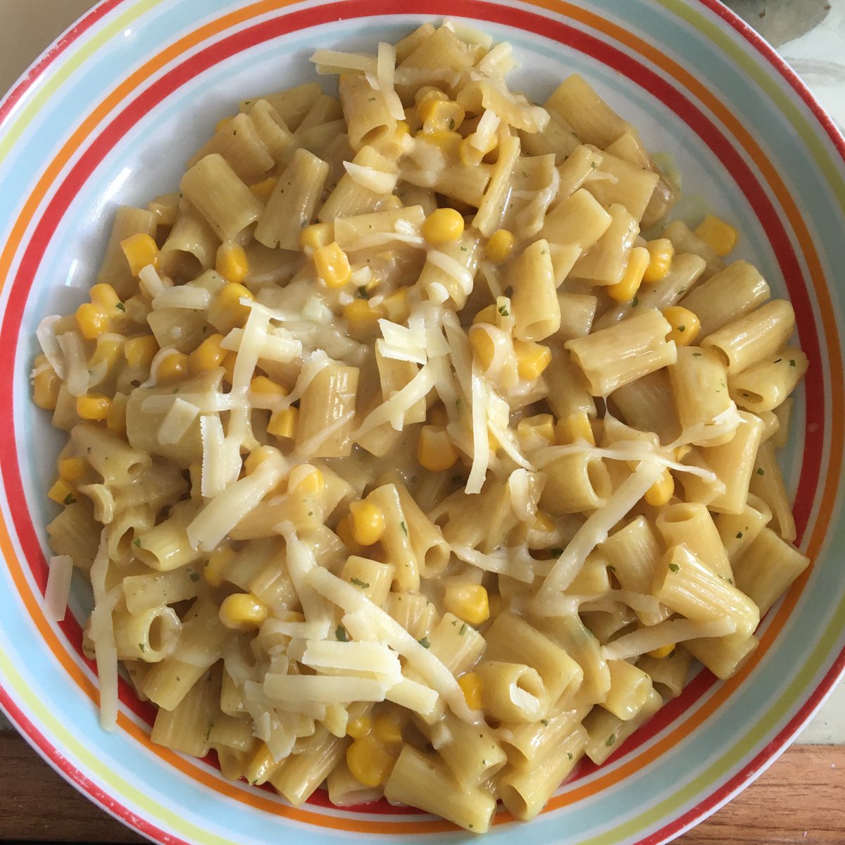 it’s not a pretty sight, I know and one many would turn their noses up at. it certainly didn’t take home the best dinner award and won’t be wowing any tables any time soon but it’s basic and filling. It cost 67p. that being said, this meal would not be considered “healthy”.