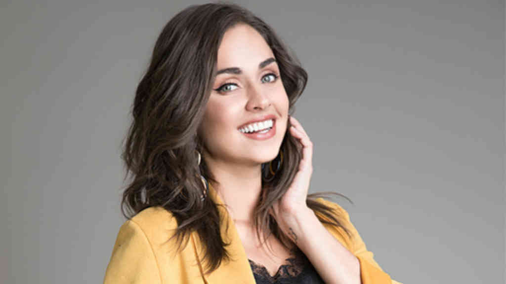 mundonoveleromx's tweet photo. :INTERACTUA: 
¿Cual es tu actriz favorita? 

🔃 = #ClauidaMartin             
❤️ = #DulceMaria          
💬 = Las Dos! 

#MundoNovelero🌐 https://t.co/5qLKT7LlZX
