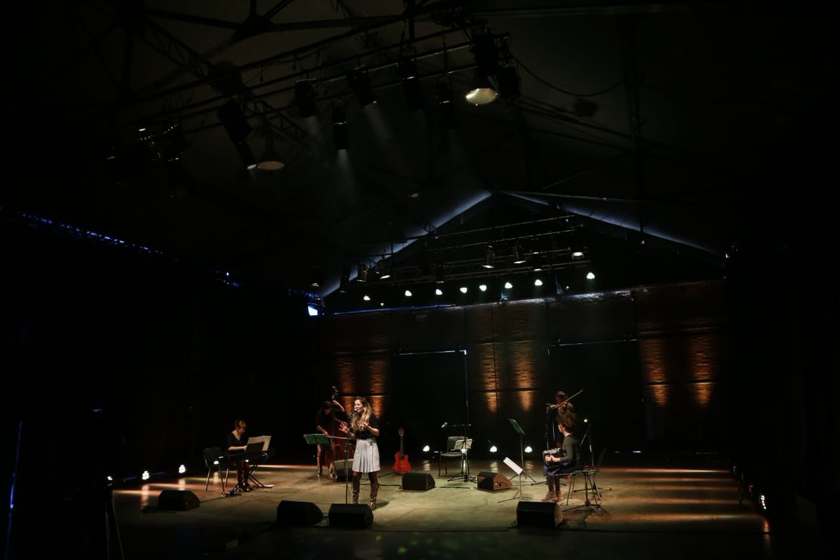 CulturaRosario's tweet photo. ¡Seguimos grabando artistas de nuestra ciudad!🤗
#EscenarioLocal👉Un proyecto que brinda espacio, equipos técnicos y humanos para generar contenidos de calidad🎛🎚
Ahora es el turno del grupo Madreselva👌 https://t.co/LbDrfwO0ZP