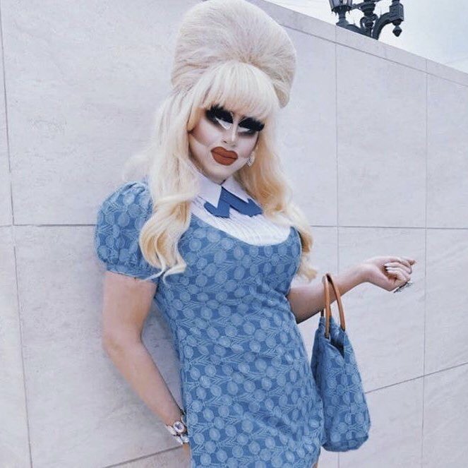  @trixiemattel as Carminha Frufru - A THREAD