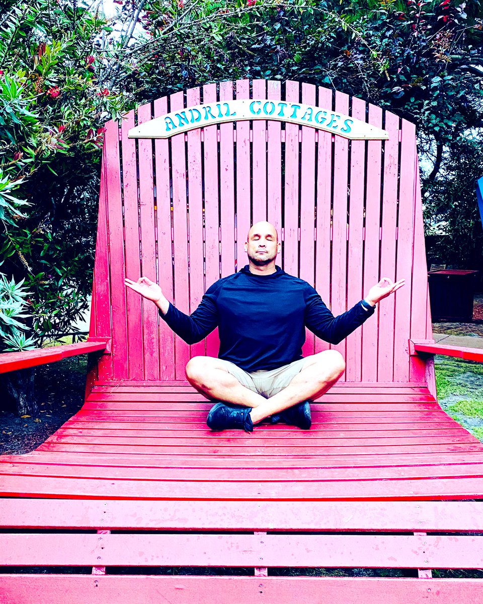 CoachOSanchez's tweet photo. Sometimes we have to sit in our big chair and think about...what we have done, what we continue to do, and what we plan to do in the future. In doing so, do you think it aligns with who you are called to be?
#BeFit2Live💯💪🏽
#OneWordOUTLIER
#GirlDad💯❤️
#GodIsGood💯🙏🏽 https://t.co/GV07jpcbmG