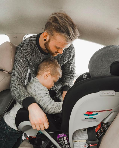 EvenfloBaby's tweet image. 2020 is officially the summer of road trips! Evenflo’s SensorSafe Technology helps keep parents in the know even when their eyes are on the road 🚗

🛒: bit.ly/3e6JZ5x

#Evenflo  #EveryStage  #SensorSafe #SummerSafety #CarSafety #KeepingBabySafe #DadsOfIG