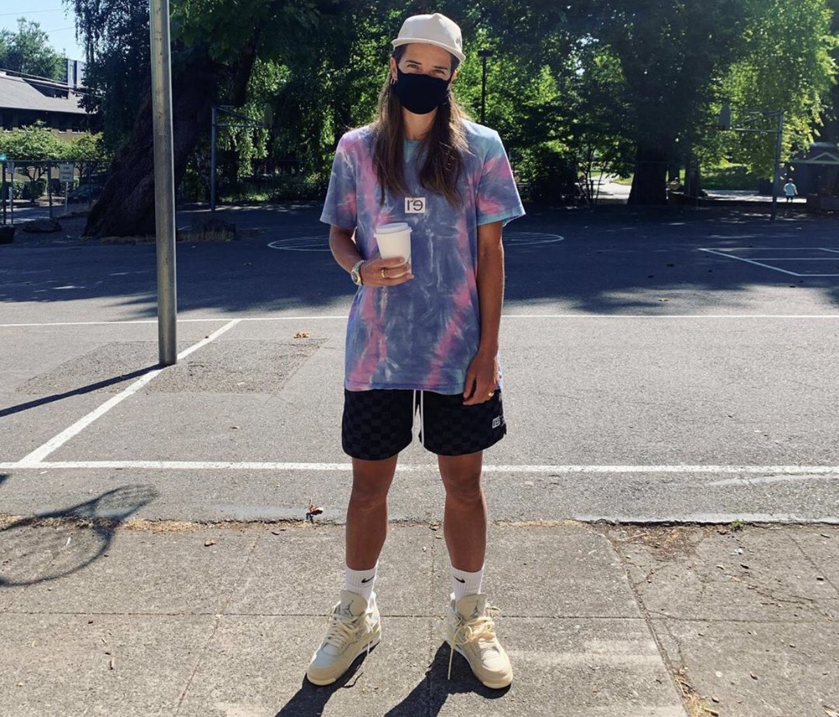 NWSLMaskChecks's tweet photo. QOTD: Will @re__inc drop masks this summer? 🖤 #MaskCheckIn https://t.co/Gx6W5nBxCZ