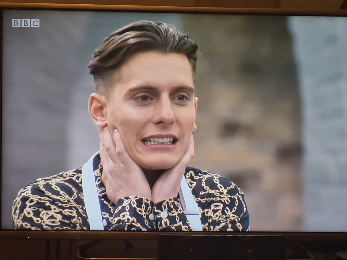 pause_uk's tweet photo. #PauseFace #CelebrityMasterChef #RiyadhKhalaf https://t.co/i5p2SyKQFv