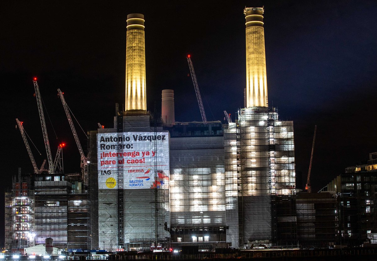 WorkerStrikeBck's tweet photo. Battersea Power Station has been brought back to life tonight with our message to both the UK &amp; Spanish Govt. @BorisJohnson needs to act on BA's landing slots &amp; the Spanish Govt. need to realise that their state aid to #IAG is funding UK #fireandrehire &amp; purchase of @AirEuropa https://t.co/o2WAgCYVp8
