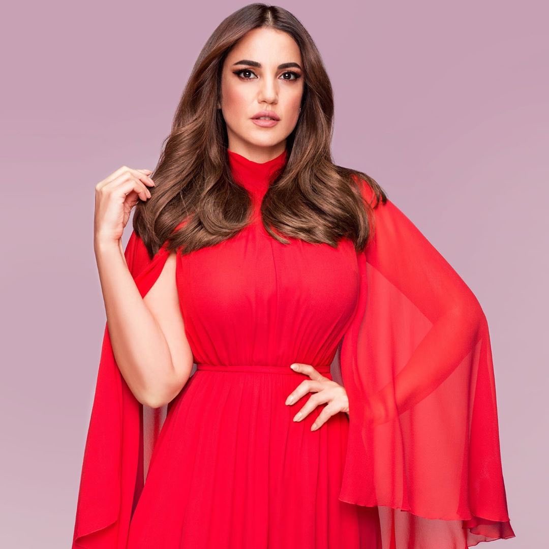 dorra_zarrouk's tweet photo. عيد مبارك وسعيد عليكم 🙏❤️

Shine bright this holiday with a beautiful and rich color with #Palette #IntensiveColorCreme ! 
Eid Mubarak🌙 

#درة
#DorraZarrouk https://t.co/kom0YkxWTN