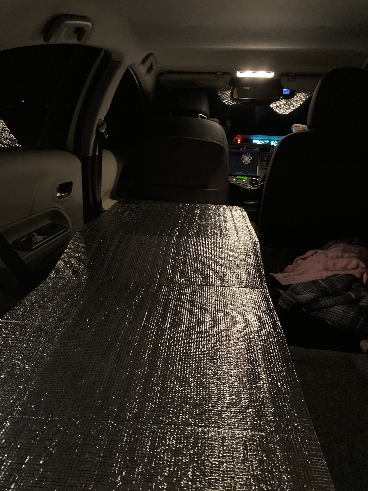 Abet P アクアで車中泊した 身体中バキバキに痛い T Co I6tjmajh9p Twitter