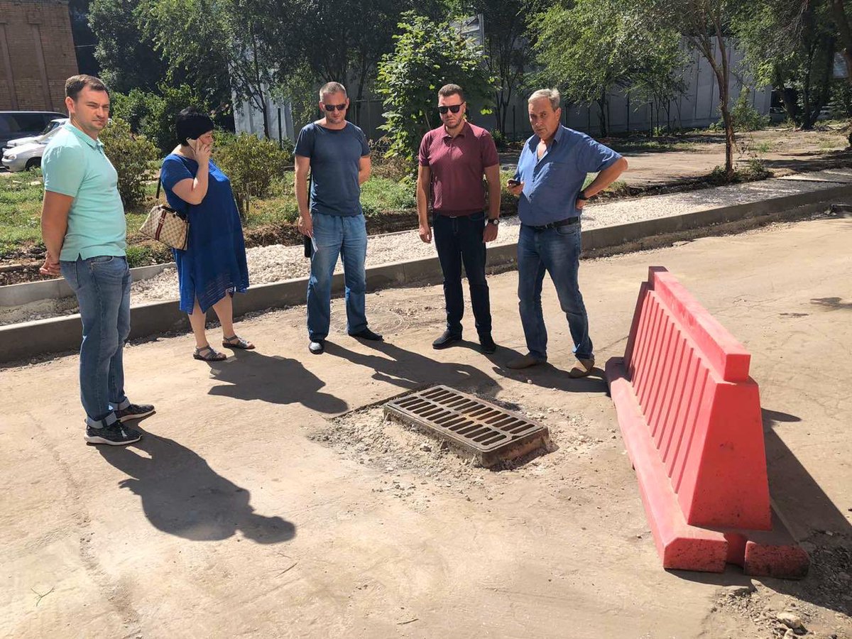 Сегодня прошло выездное совещание с участием <a href="/adm_len/">Администрация Ленинского внутригородского района</a>, <a href="/sks_rks/">СКС</a> , МП Инженерные системы по устройству водоотведения стоков с внутридворовой территории, прилегающей к Чернореченской/Дачной. Нашли решение, будем реализовывать