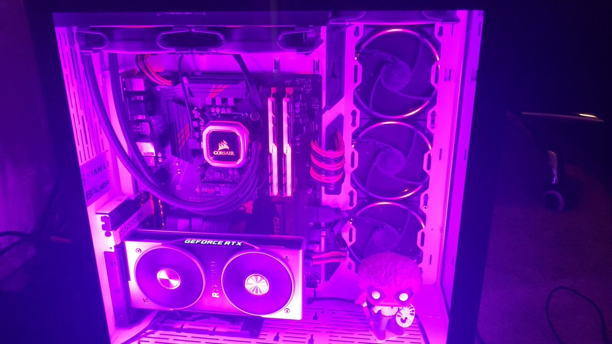 WoudstraAdam's tweet photo. @bitwitkyle 8600K @ 5Ghz
DDR4 3600 CAS 18 Trident Z RGB
2060 FE 
Deadpool Bob Ross for extra frames https://t.co/BUbfurgG2E