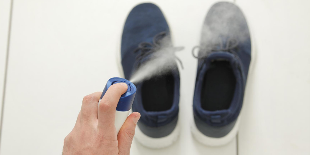 DrKim_Wellness's tweet photo. Today's Wellness Tip- Disinfect your shoes with alcohol that ranges in strength from 70-99%, and let your shoes dry overnight to fight odor-causing bacteria. #bacteria #shoestip #cleanshoes #clean #disinfect #wellness #healthy #feettips #drkim #kimfootandankle #podiatristtips https://t.co/FWDxCjPaOm