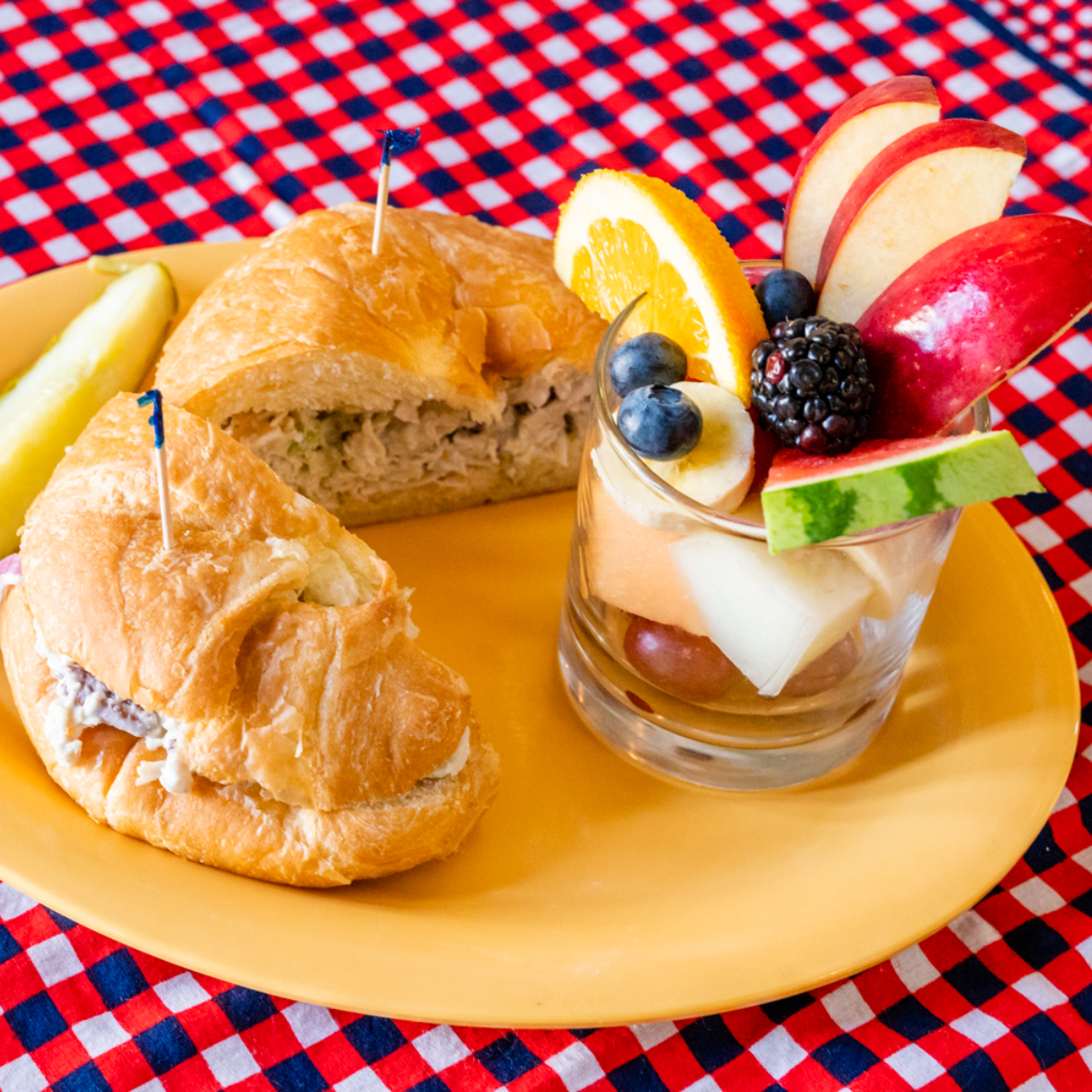 LindasSouthern's tweet photo. Take a break from the usual fried and greasy to try something fresh and fruity! https://t.co/roOpTPhsuX