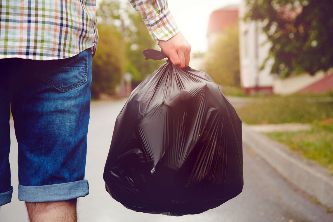 Please don’t dump food or household waste in park garbage cans. Take your litter home with you when you can.

Report park garbage: townofoakville.force.com/ServiceOakvill…