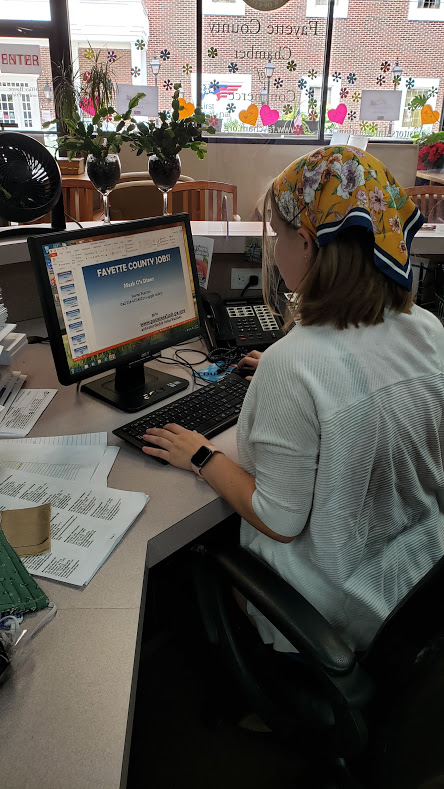 fay65cham's tweet image. It's #NationalInternDay , we would love to introduce you to our Summer intern, @DowlingJordyn ! Jordyn is currently a student at WVU majoring in Speech Pathology. She can't wait to use her degree to better @FayetteCoPA! #PASummerInterns #fayettecopa #InternsofPA2020 @WestFayWDB