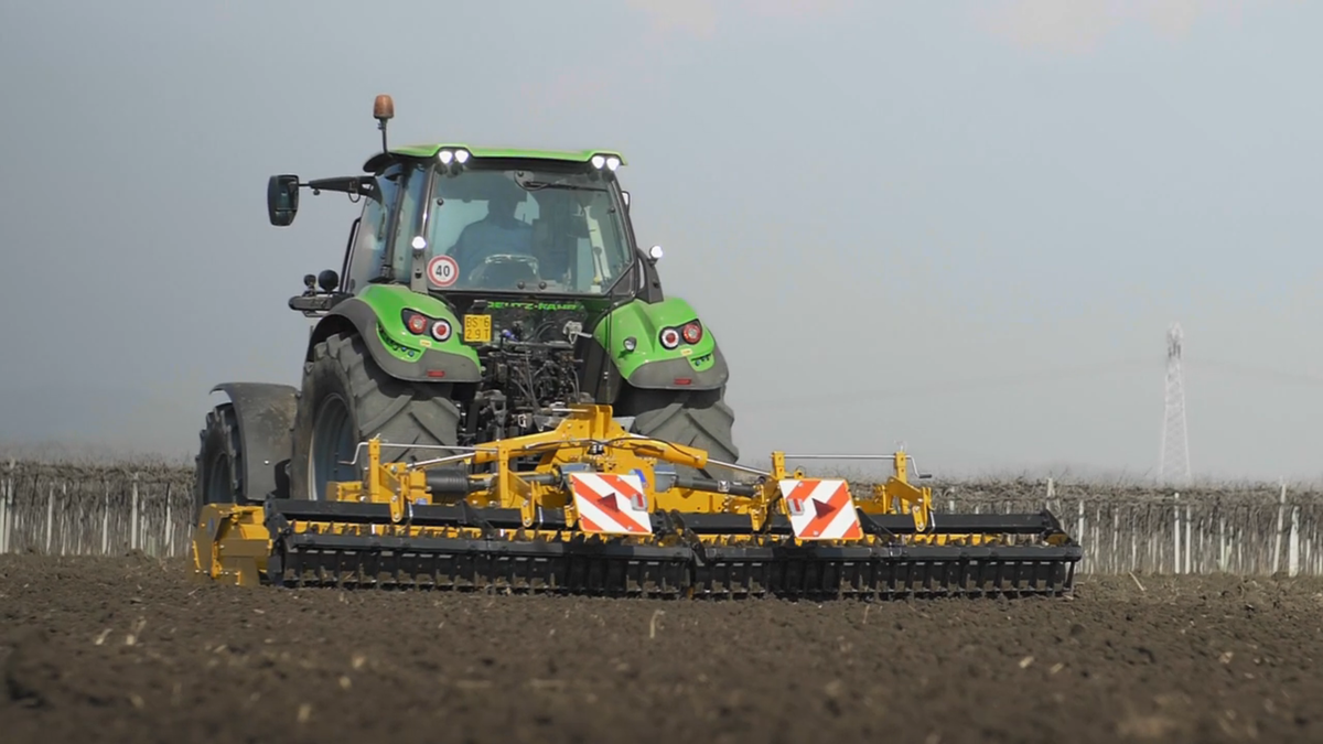 AGGROUPESPANA's tweet photo. 🆕🆕Fresadora POKER @AlpegoSpaItalia  🔜 en breve disponible en nuestros concesionarios @AGGROUPESPANA 
.
Solicita información 👉info@ag-group.es
.
#agricultura
#ganaderia 
#aggroupcreamoshorizontes https://t.co/iDvmDIADWA