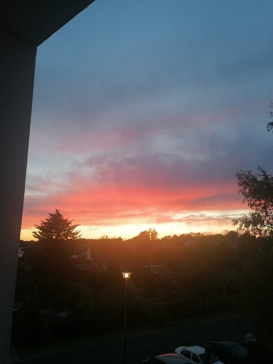ghost__kittie's tweet photo. Ohmygosh look at how sick this sunset is π #sunsetappreciation https://t.co/fkuhuTBxNF