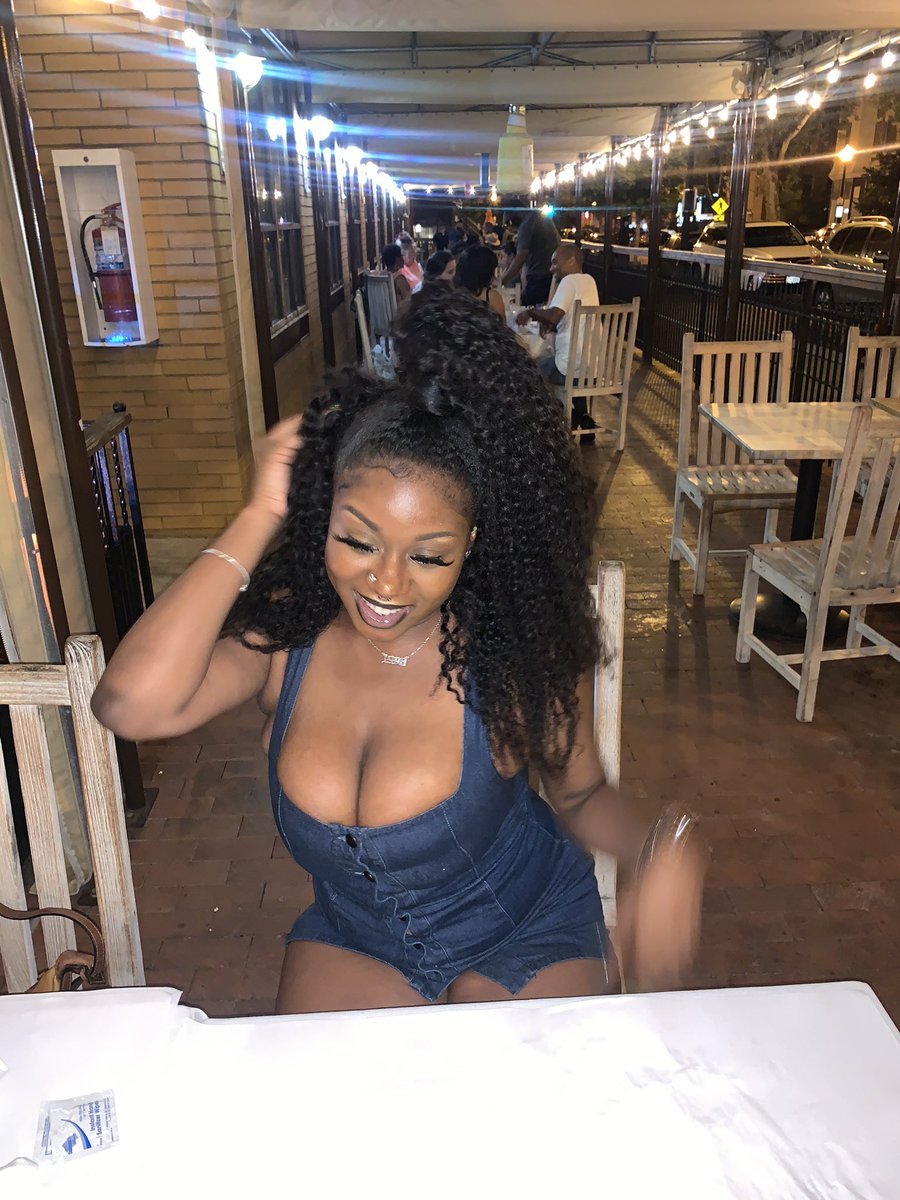 shawtty_haitian's tweet photo. Cutthroat committee 🤧. #nofilter #justflash https://t.co/AaUptCbqQs