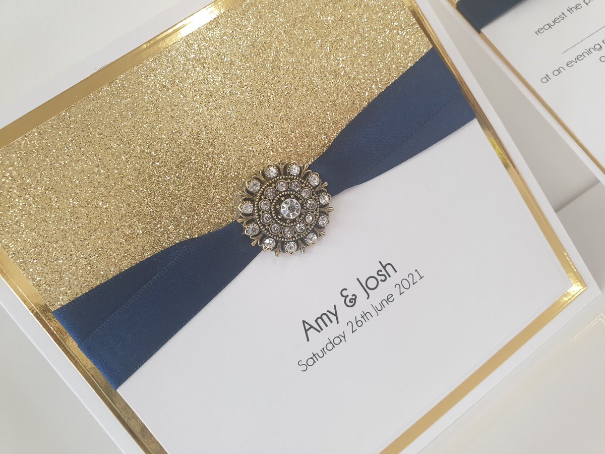 Stunning Pocketfold Invitations in Navy and Gold 

#weddinginvitations 
#navyandgold 
#weddingsyorkshire