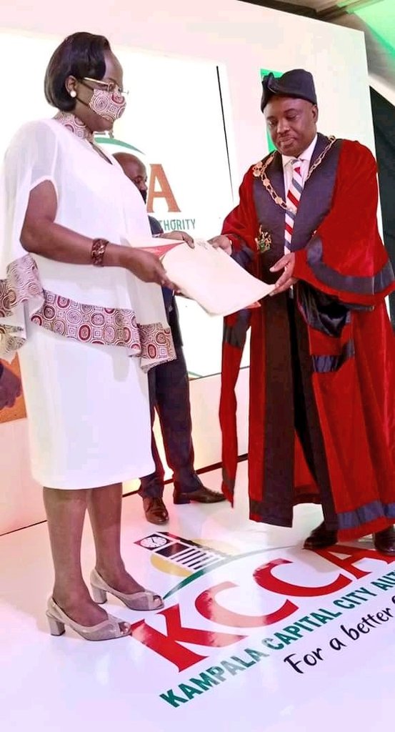 martinssempa's tweet image. Congratulations to one of our own  @dorothykisaka for being appointed and sworn in as city chief of Kampala @KCCAUG We need to organize scientific #parteafterparte #UOT celebration..cc @AKasingye @Ugaman01