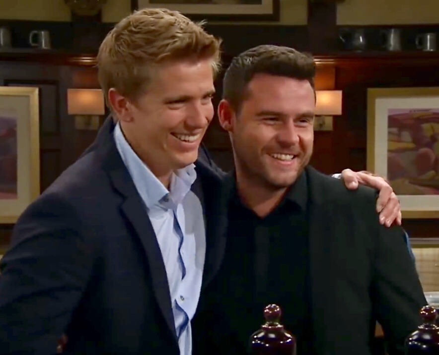 AnnieSugden75's tweet photo. Happy 2 year anniversary of the #robronproposal #robron https://t.co/gYSnMXLNXj