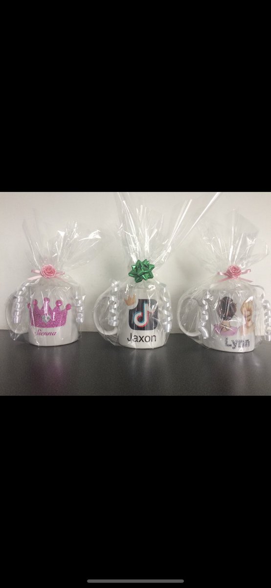 kayleigh_mullen's tweet photo. Here’s a few little more designs!! Can choose your own personal photos, quotes, images, colours etc. DM the page if want to make an order!! Thank you💗 https://t.co/KDqo6o8EbO
