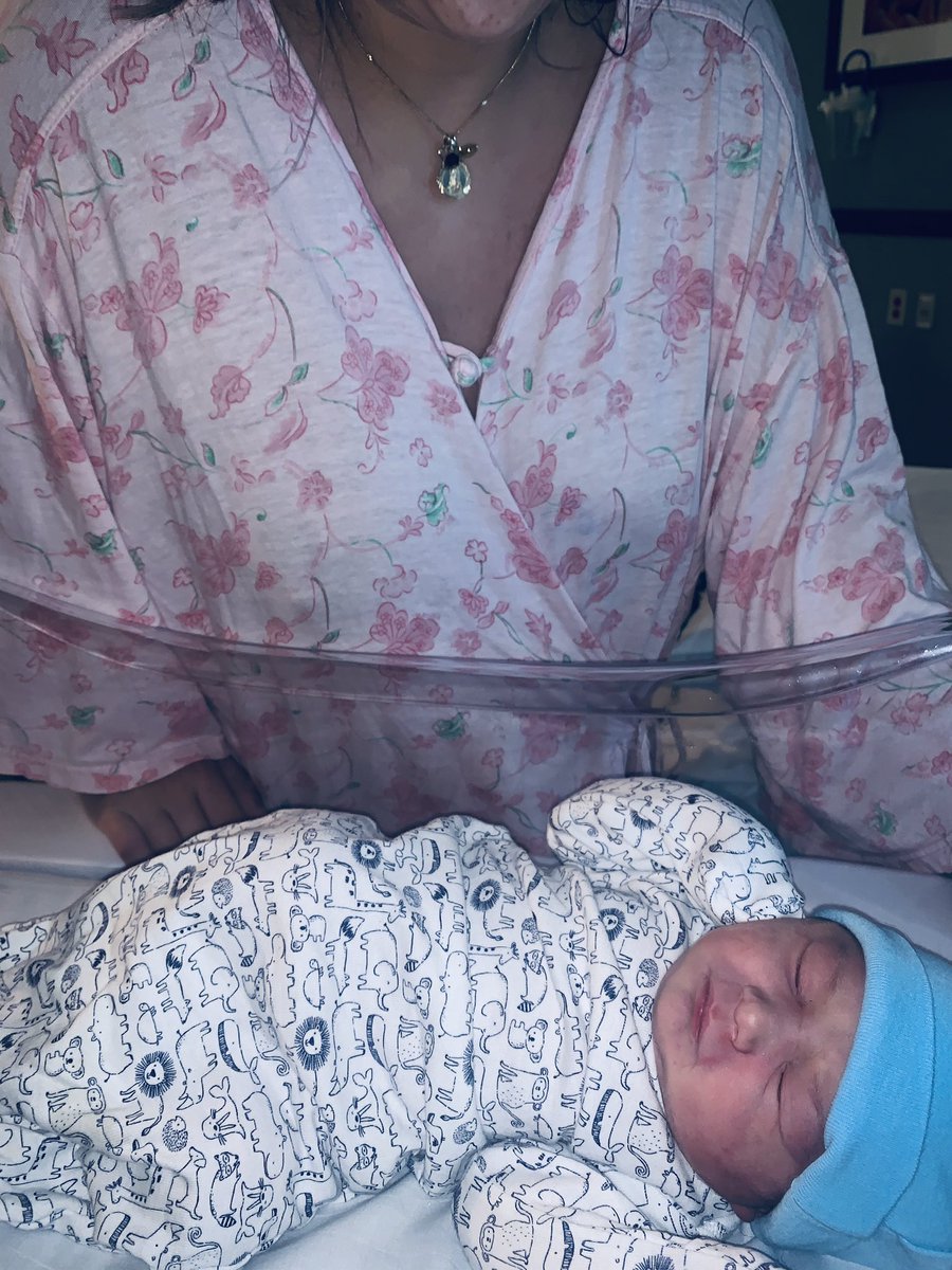 ThomasHall131's tweet photo. Carter Rolando Hall💙 born 07/30/20 weighing 8lbs and 13oz measuring 22in long🙏🏼 https://t.co/afl7P2Rvqw