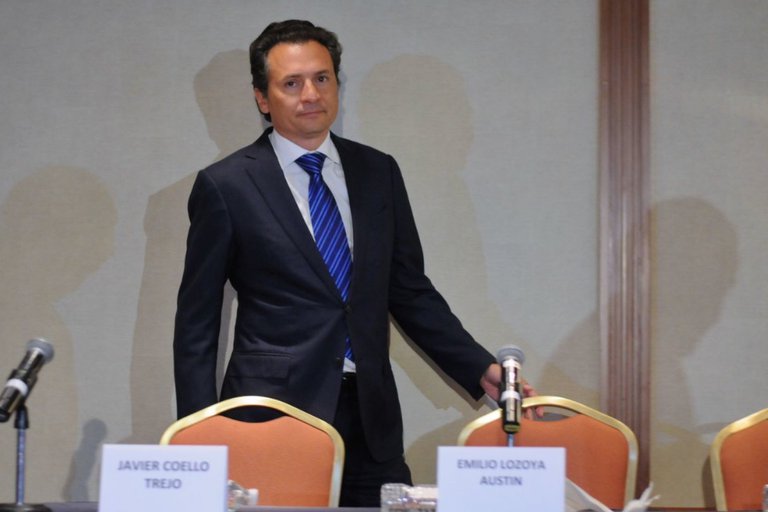 buzonveraboca's tweet photo. #NoticiaBV Sin pisar la cárcel, el ex director de Pemex no ha entregado una sola prueba de sus espectaculares revelaciones 

Información completa 👉https://t.co/mJjMxqB2r3

#Veracruz https://t.co/QU1EwAeLEa