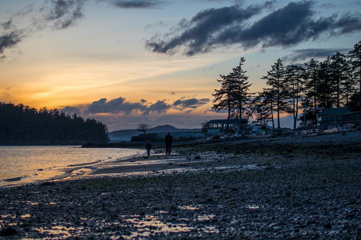 MeganShayRE's tweet photo. #Kitsap County just keep getting more attractive as the #WFH time grows. 

'...employees across Puget Sound region will keep working remotely until 2021'  https://t.co/pNPtSDEINh

#kitsaprealestate #seattlerealestate #realestateagent #illahee #bainbridgeisland #poulsbo https://t.co/h5WaYZflwu
