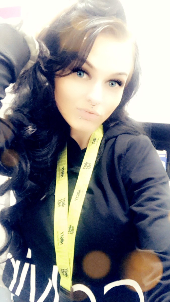 Missblackngrey's tweet photo. Where’s all the little bitches @ #findomgoddess #findommebrat #findomaddiction #paypigswanted #paypiggy https://t.co/fy0xoWb8Ds